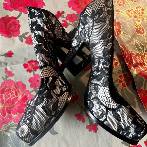 Nine West black lace heels - Picture 10 of 10